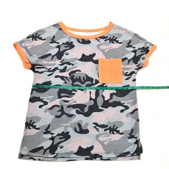 ⭐️ 5 for $25 Camo Print Short Sleeve Basic Tee with Front Pocket Size M - Picture 6 of 8